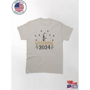 Welcome Minimal Friendly Message Casual T-Shirt